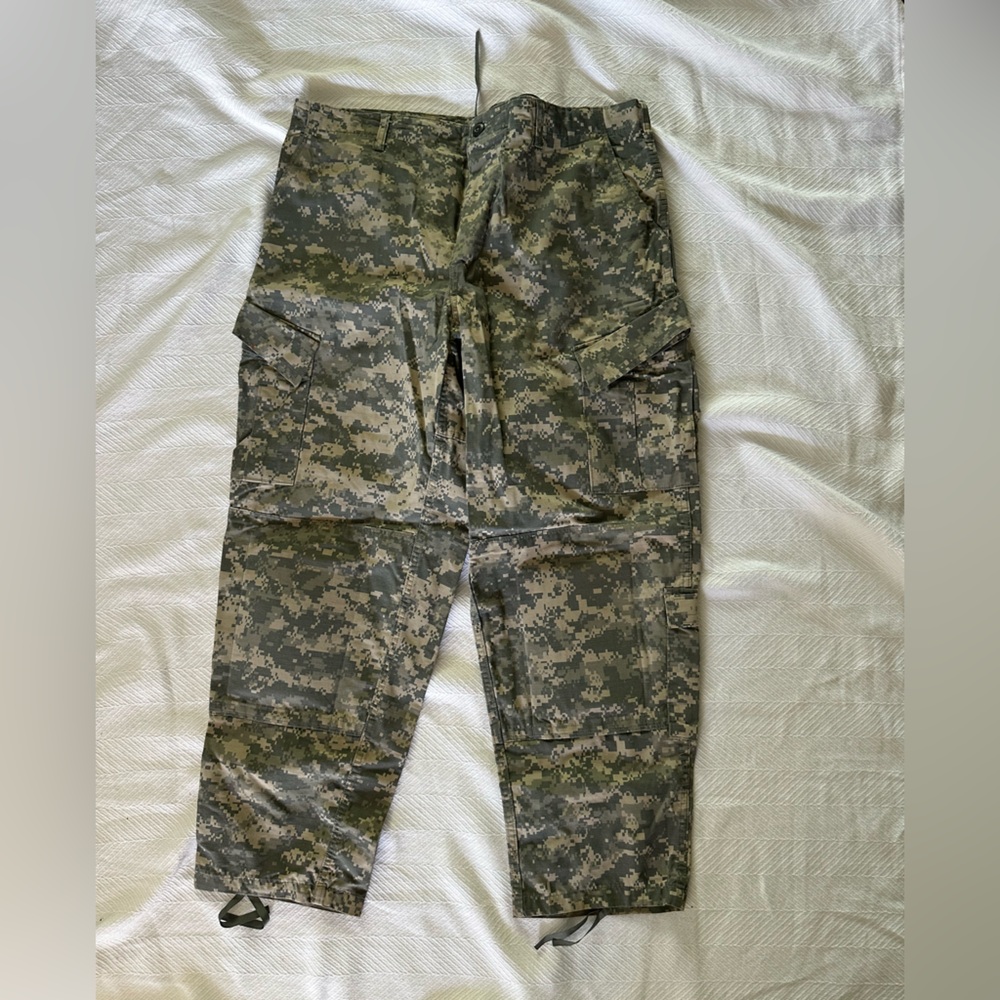 Men's Military Surplus Camouflage Pants size XL